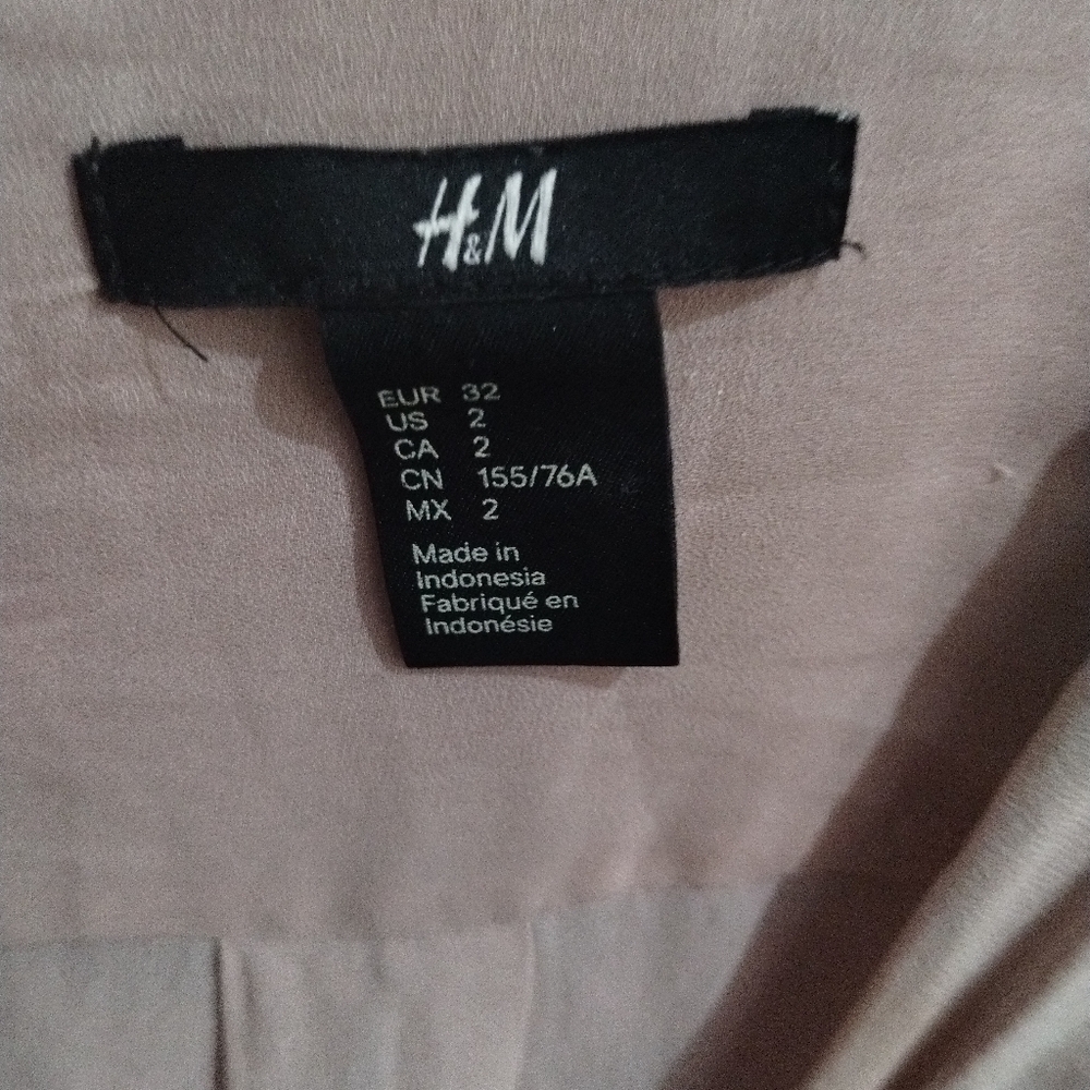 Size 2 H&m pink blouse